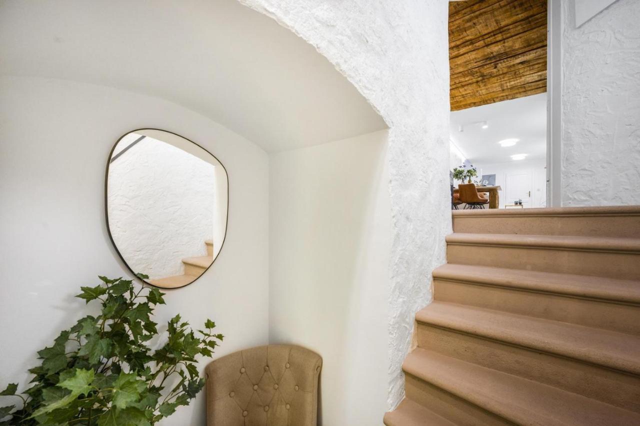 New Design & High Standard Apt From 16Th Century In Old Town-Free Parking Bratislava Exterior photo